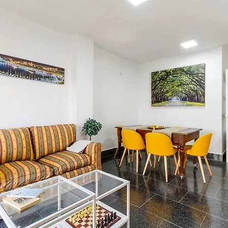 Spacious Centre In Apartment Malaga